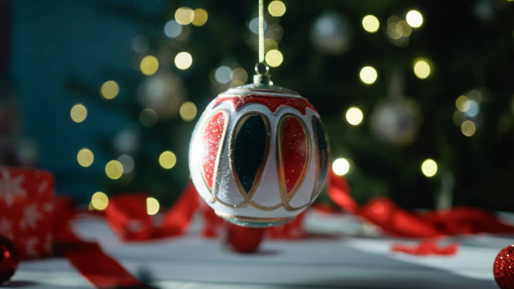 Color Me Mine Ornament Corner